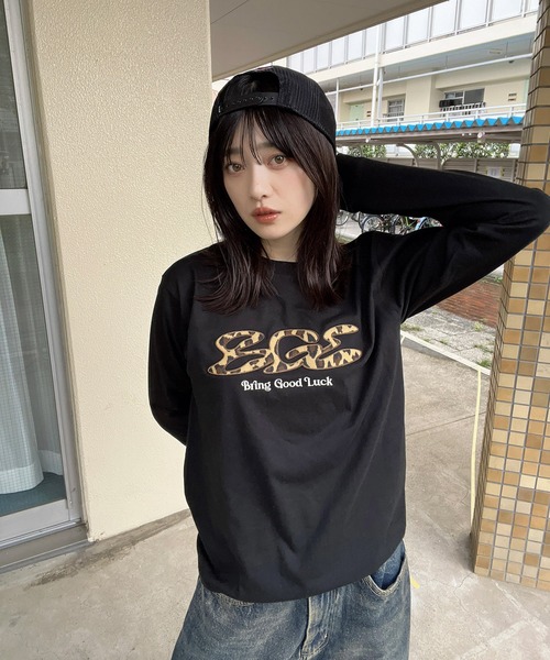 BGL(ビージーエル)の「LEOPARD LOGO LS TEE / ヒョウ柄 / レオパード / 韓国ストリート / ロンT(Tシャツ/カットソー・レディース・ブラック/ホワイト・S/M/L/FREE)」の3枚目の写真