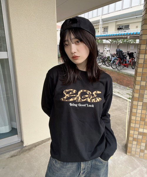 BGL(ビージーエル)の「LEOPARD LOGO LS TEE / ヒョウ柄 / レオパード / 韓国ストリート / ロンT(Tシャツ/カットソー・レディース・ブラック/ホワイト・S/M/L/FREE)」の4枚目の写真