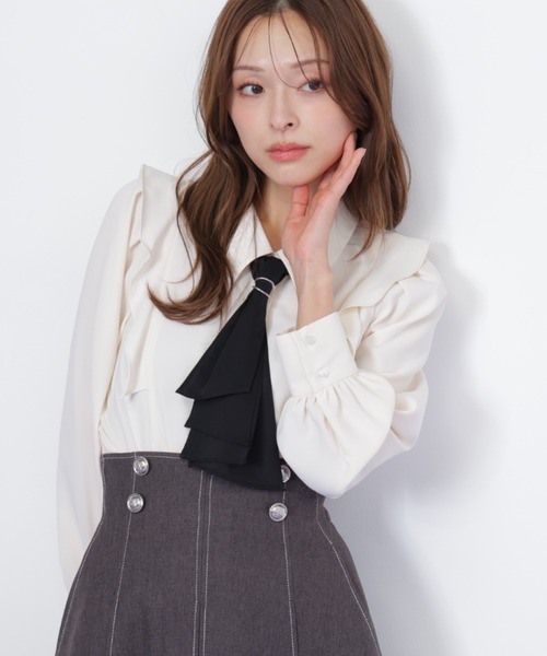 JILL by JILL STUART（ジルバイジルスチュアート）の「◇ラッフルボウタイブラウス（シャツ/ブラウス・レディース・ピンク/ホワイト/ブルー/ブルー系その他・FREE）」の2枚目の写真