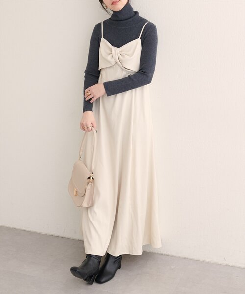 natural couture（ナチュラルクチュール）の「【WEB限定】〈osono〉ねじりリボンキャミワンピース（ワンピース・レディース・ブラウン/アイボリー/ブラック・MEDIUM/LARGE）」の4枚目の写真