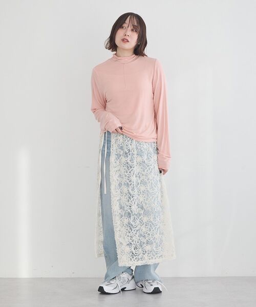 earth music&ecology（アースミュージックアンドエコロジー）の「セルフカットワイドデニムパンツ（デニムパンツ・レディース・ライトインディゴブルー/インディゴブルー・S/M/L）」の5枚目の写真