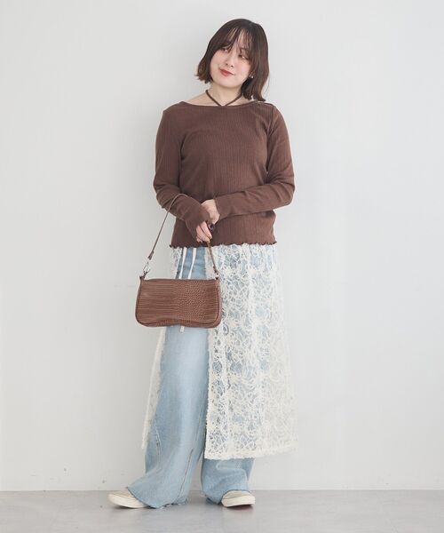 earth music&ecology（アースミュージックアンドエコロジー）の「セルフカットワイドデニムパンツ（デニムパンツ・レディース・ライトインディゴブルー/インディゴブルー・S/M/L）」の6枚目の写真