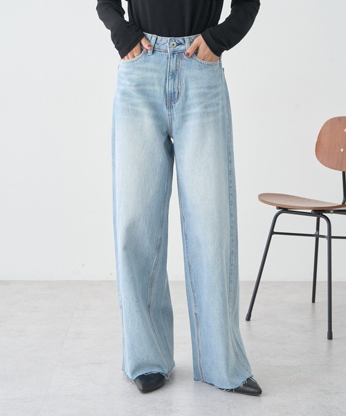 earth music&ecology（アースミュージックアンドエコロジー）の「セルフカットワイドデニムパンツ（デニムパンツ・レディース・ライトインディゴブルー/インディゴブルー・S/M/L）」の8枚目の写真