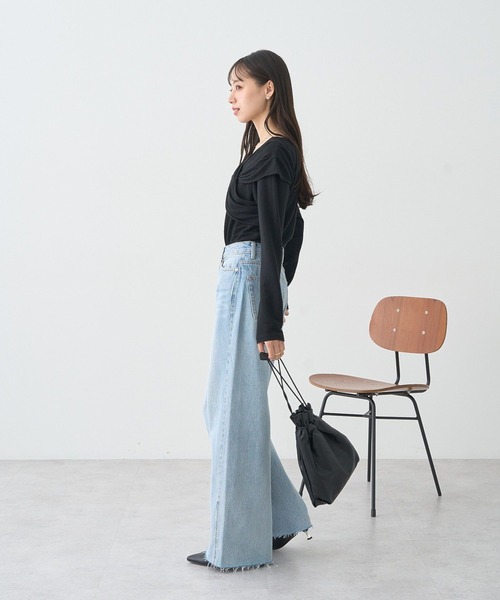 earth music&ecology（アースミュージックアンドエコロジー）の「セルフカットワイドデニムパンツ（デニムパンツ・レディース・ライトインディゴブルー/インディゴブルー・S/M/L）」の12枚目の写真