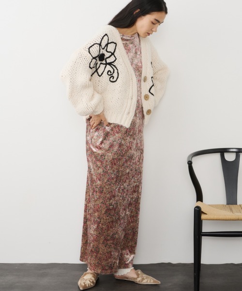 Libra Cue(リブラ キュー)の「フラワー刺繍オーバーカーディガン(カーディガン/ボレロ・レディース・アイボリー・FREE)」の9枚目の写真