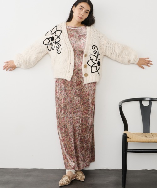 Libra Cue(リブラ キュー)の「フラワー刺繍オーバーカーディガン(カーディガン/ボレロ・レディース・アイボリー・FREE)」の10枚目の写真