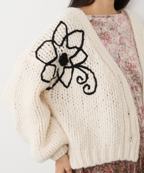 Libra Cue(リブラ キュー)の「フラワー刺繍オーバーカーディガン(カーディガン/ボレロ・レディース・アイボリー・FREE)」の7枚目の写真