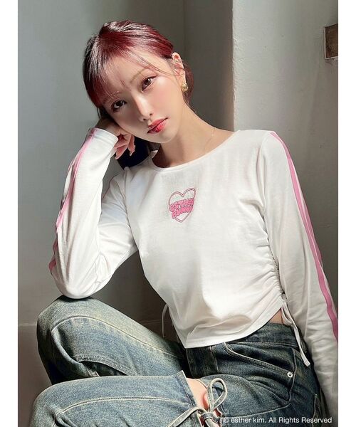 RESEXXY（リゼクシー）の「【Esther Bunny × RESEXXY】サイドギャザークロップドトップス（Tシャツ/カットソー・レディース・ホワイト/チャコールグレー・FREE）」の5枚目の写真