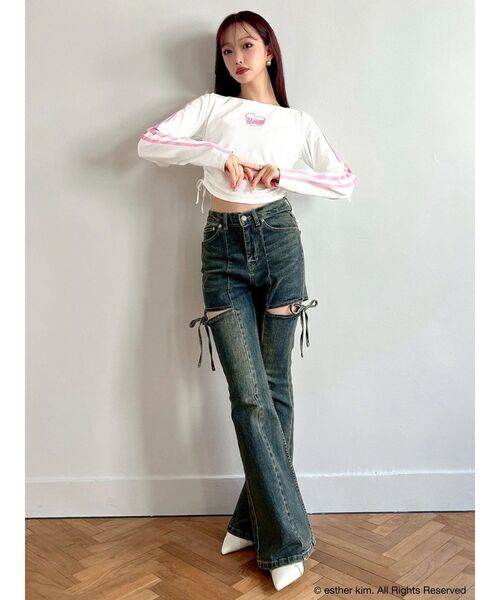 RESEXXY（リゼクシー）の「【Esther Bunny × RESEXXY】サイドギャザークロップドトップス（Tシャツ/カットソー・レディース・ホワイト/チャコールグレー・FREE）」の6枚目の写真