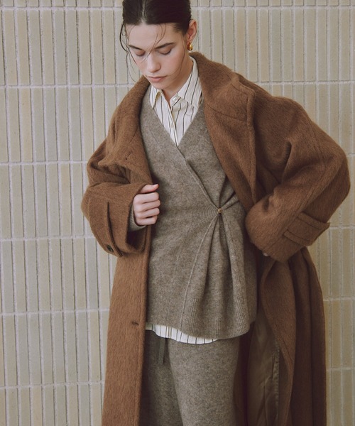 ADAM ET ROPE'（アダムエロペ）の「LINEAPIU ヤクMIX Vネックプルオーバー（ニット/セーター・レディース・ベージュ/チャコールグレー・FREE）」の21枚目の写真