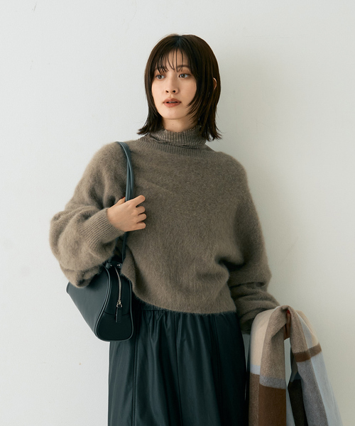 Rouge vif（ルージュヴィフ）の「フォックスウールクロップドボレロプルオーバー（ニット/セーター・レディース・ネイビー/ベージュ/アイボリー・フリー）」の7枚目の写真