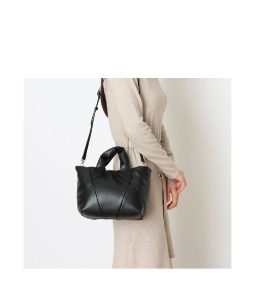 CACHELLIE(カシェリエ)の「PU BONDING 2WAY TOTE(ショルダーバッグ・レディース・グレー/ブラック・FREE)」の8枚目の写真