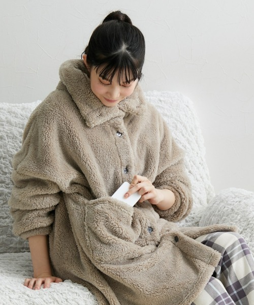 nissen（ニッセン）の「ふわぬくマイクロファー首あったか前開きルームガウン（ガウン/バスローブ・レディース・グレイッシュベージュ/ブルー/ピンク・M-LL/3L～4L）」の13枚目の写真