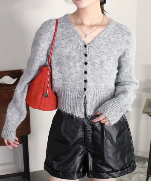 Reurie'(レウリィ)の「ボタンニットカーディガン / 起毛 ふわふわニット バイカラー 配色 ベーシック カジュアル オフィスカジュアル Vネック(カーディガン/ボレロ・レディース・ベージュ/ホワイト/グレー・FREE)」の3枚目の写真