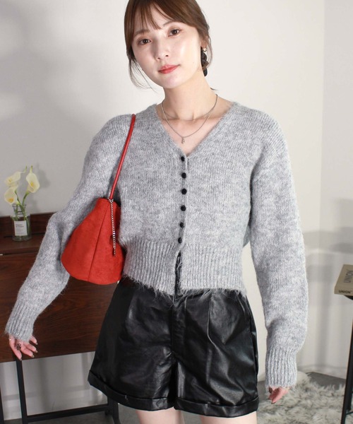 Reurie'(レウリィ)の「ボタンニットカーディガン / 起毛 ふわふわニット バイカラー 配色 ベーシック カジュアル オフィスカジュアル Vネック(カーディガン/ボレロ・レディース・ベージュ/ホワイト/グレー・FREE)」の20枚目の写真