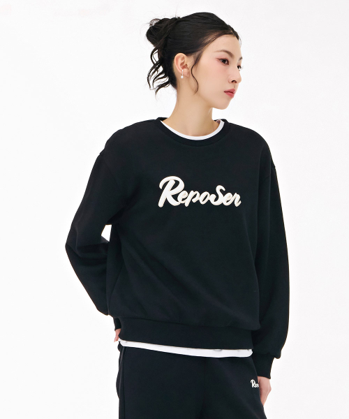 CHASECULT（チェイスカルト）の「女性レタリンググラフィックスウェットシャツ-ブラック（スウェット・レディース・ブラック・90/85）」の2枚目の写真