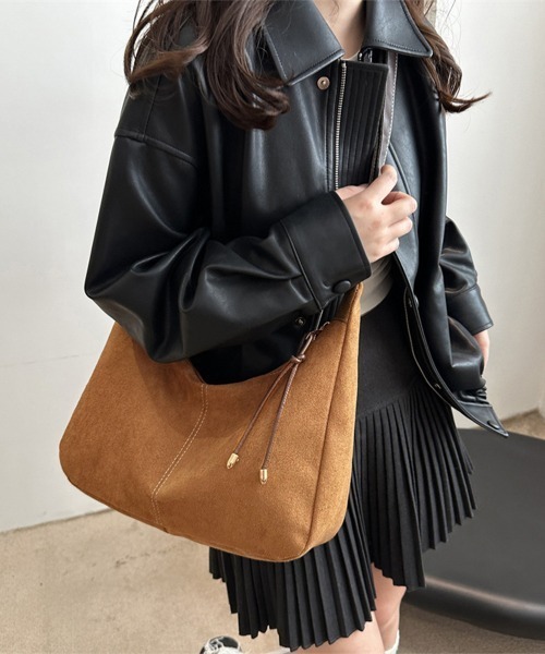 Miniministore(ミニミニストア)の「ショルダーバッグ レディース スエード調(ショルダーバッグ・レディース・ブラック/ブラウン/キャメル・FREE)」の11枚目の写真