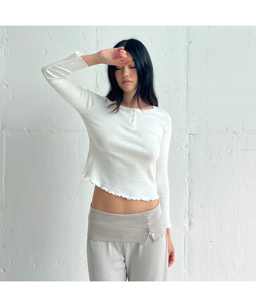 DEARSTALKER(ディアストーカー)の「D. BASIC POINTELLE HENLEY TEE - 4 COLOR(Tシャツ/カットソー・レディース・グレー/ホワイト/オートミール/ネイビー・FREE)」の1枚目の写真
