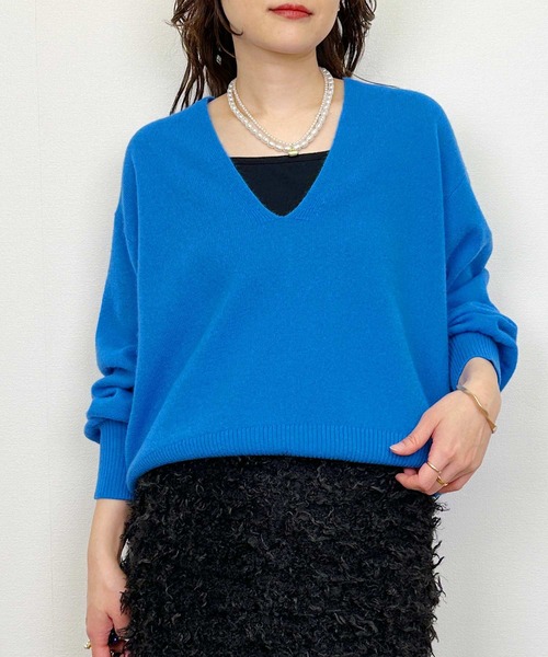 PICCIN(ピッチン)の「ソフトウール100%ディープVネックニット(ニット/セーター・レディース・グレー/ブルー/アイボリー・M)」の9枚目の写真