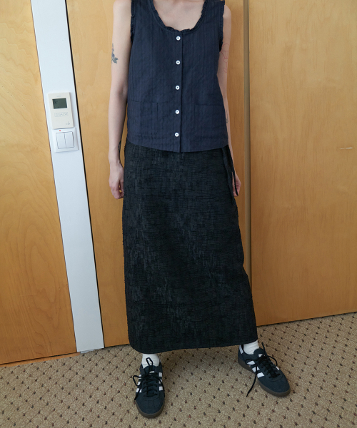 STEP AROUND(ステップアラウンド)の「Tweed drawstring long skirt_BLACK(スカート・レディース・その他・SMALL/MEDIUM)」の3枚目の写真
