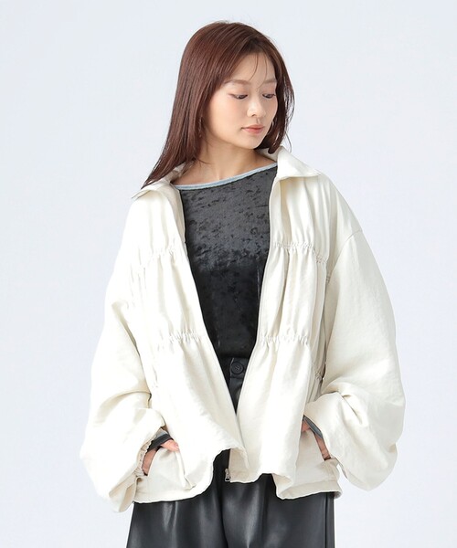 BEAMS HEART（ビームスハート）の「ドロスト ギャザー ジップ ブルゾン（ブルゾン・レディース・チャコールグレー/ホワイト系その他5・FREE）」の5枚目の写真