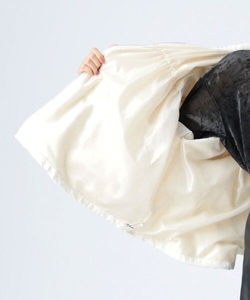 BEAMS HEART（ビームスハート）の「ドロスト ギャザー ジップ ブルゾン（ブルゾン・レディース・チャコールグレー/ホワイト系その他5・FREE）」の7枚目の写真