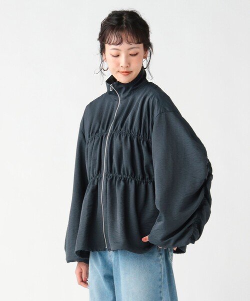 BEAMS HEART（ビームスハート）の「ドロスト ギャザー ジップ ブルゾン（ブルゾン・レディース・チャコールグレー/ホワイト系その他5・FREE）」の9枚目の写真