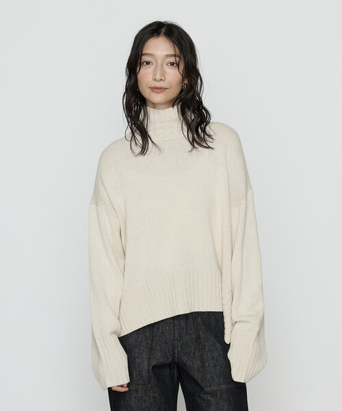 COMME CA Wardrobe（コムサワードローブ）の「天竺編 ハイネックニットプルオーバー（ニット/セーター・レディース・レッド/ブルー/アイボリー・FREE）」の10枚目の写真