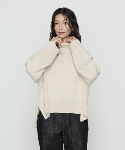 COMME CA Wardrobe（コムサワードローブ）の「天竺編 ハイネックニットプルオーバー（ニット/セーター・レディース・レッド/ブルー/アイボリー・FREE）」の11枚目の写真