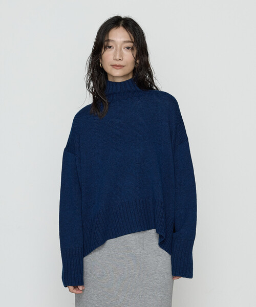 COMME CA Wardrobe（コムサワードローブ）の「天竺編 ハイネックニットプルオーバー（ニット/セーター・レディース・レッド/ブルー/アイボリー・FREE）」の17枚目の写真