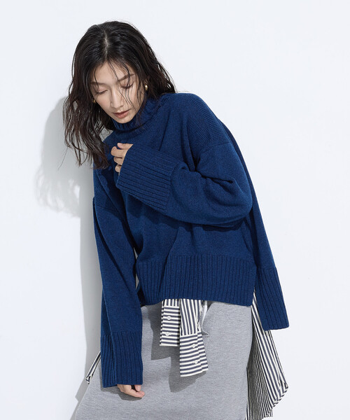 COMME CA Wardrobe（コムサワードローブ）の「天竺編 ハイネックニットプルオーバー（ニット/セーター・レディース・レッド/ブルー/アイボリー・FREE）」の2枚目の写真