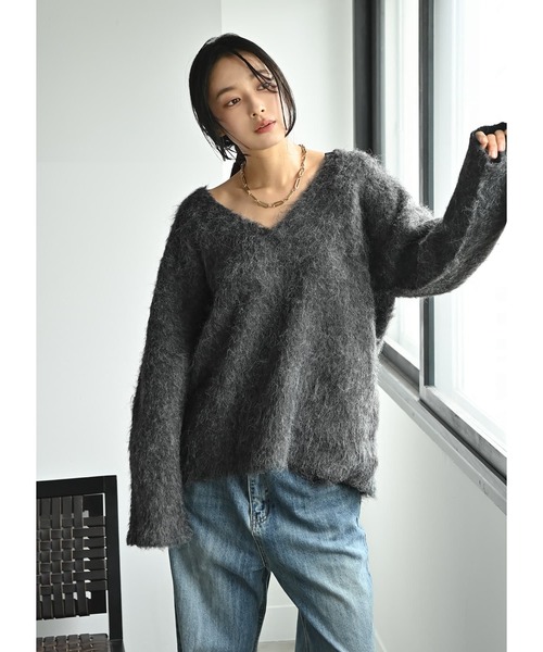 STYLE DELI(スタイルデリ)の「【BLK001】ブークレシャギーVネックプルオーバー(ニット/セーター・レディース・イエロー/チャコール・FREE)」の1枚目の写真