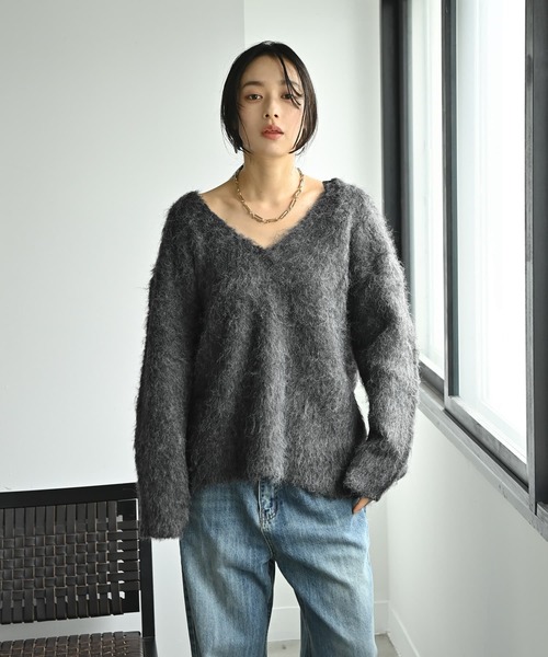 STYLE DELI(スタイルデリ)の「【BLK001】ブークレシャギーVネックプルオーバー(ニット/セーター・レディース・イエロー/チャコール・FREE)」の9枚目の写真