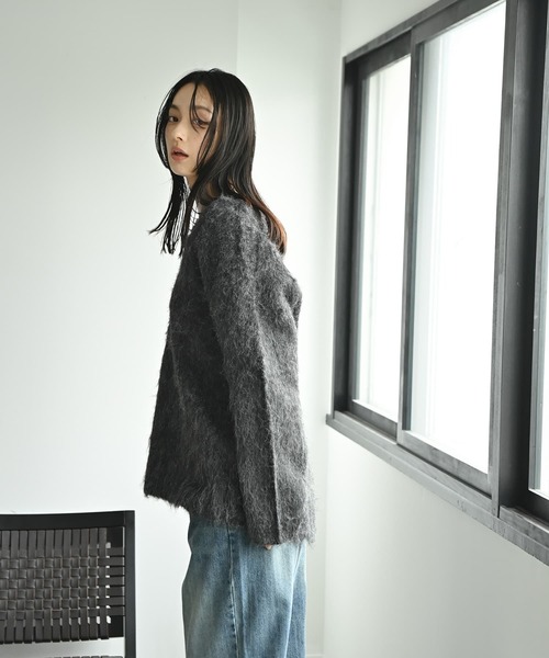 STYLE DELI(スタイルデリ)の「【BLK001】ブークレシャギーVネックプルオーバー(ニット/セーター・レディース・イエロー/チャコール・FREE)」の11枚目の写真