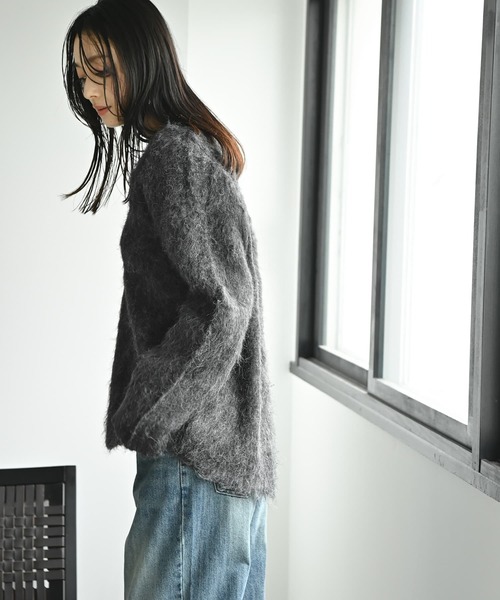 STYLE DELI(スタイルデリ)の「【BLK001】ブークレシャギーVネックプルオーバー(ニット/セーター・レディース・イエロー/チャコール・FREE)」の14枚目の写真