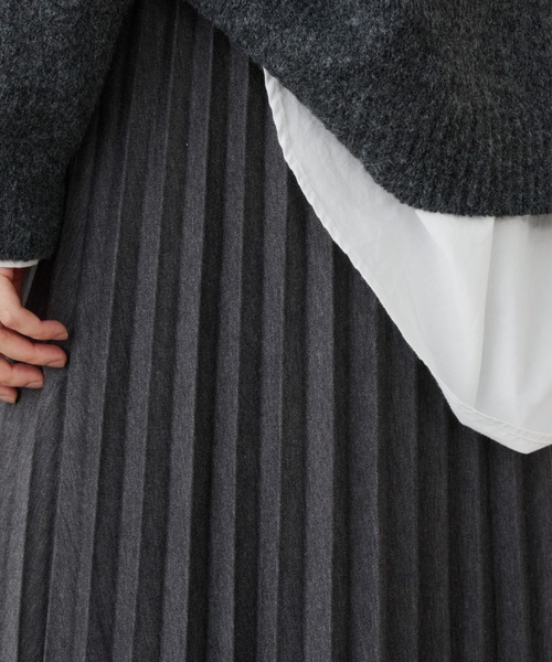 Libra Cue(リブラ キュー)の「プリーツフレアスカート(スカート・レディース・アイボリー/グレー/ブラック・FREE)」の19枚目の写真