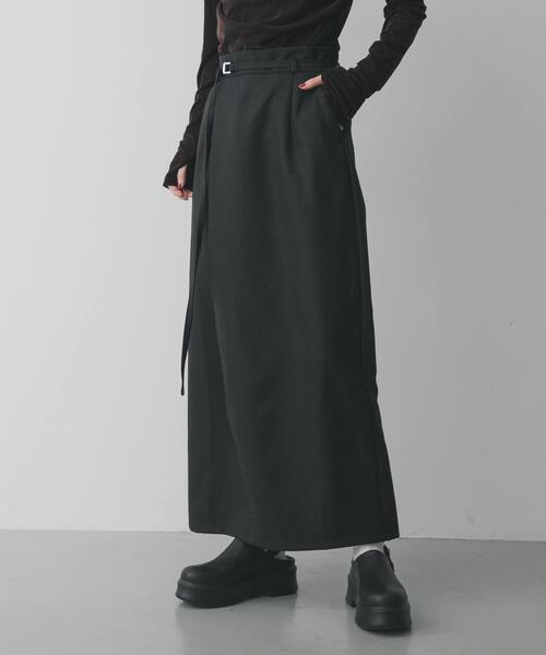 SENSE OF PLACE by URBAN RESEARCH(センスオブプレイスバイアーバンリサーチ)の「ベルトデザインペンシルスカート(スカート・レディース・アイボリー/ブラック/ベージュ・MEDIUM/SMALL)」の2枚目の写真