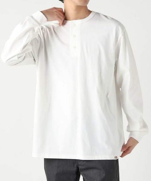 Dickies(ディッキーズ)の「Dickies/ディッキーズ ヘンリーネック エンブレムTシャツ/半袖Tシャツ(Tシャツ/カットソー・メンズ・ダークブラウン/ホワイト/ブラック・X-LARGE/LARGE/MEDIUM)」の2枚目の写真