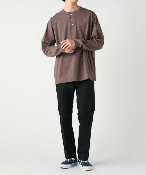 Dickies(ディッキーズ)の「Dickies/ディッキーズ ヘンリーネック エンブレムTシャツ/半袖Tシャツ(Tシャツ/カットソー・メンズ・ダークブラウン/ホワイト/ブラック・X-LARGE/LARGE/MEDIUM)」の8枚目の写真