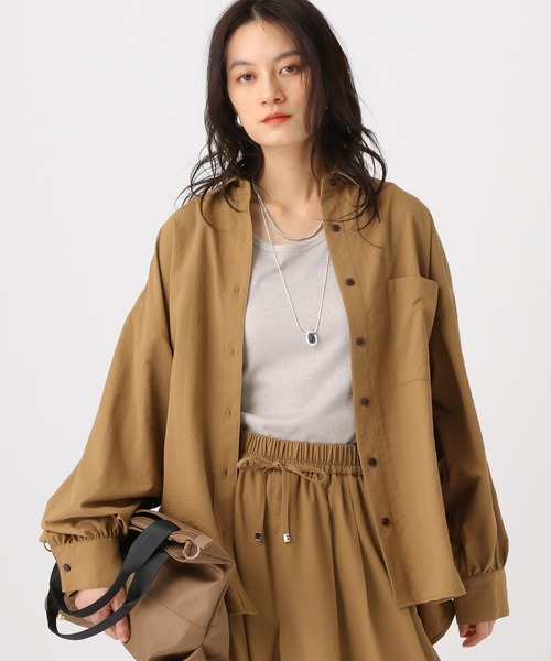 Elura（エルーラ）の「アイロンいらずレギュラーシャツ/634737（シャツ/ブラウス・レディース・ダークブラウン/オフホワイト/ブラウン/ライトブルー/ライトピンク/キャメル・FREE）」の5枚目の写真