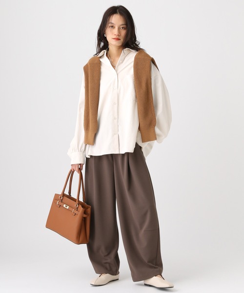 Elura（エルーラ）の「アイロンいらずレギュラーシャツ/634737（シャツ/ブラウス・レディース・ダークブラウン/オフホワイト/ブラウン/ライトブルー/ライトピンク/キャメル・FREE）」の9枚目の写真