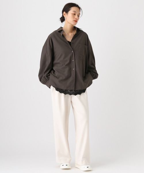 Elura(エルーラ)の「アイロンいらずレギュラーシャツ/634737(シャツ/ブラウス・レディース・ダークブラウン/オフホワイト/ブラウン/ライトブルー/ライトピンク/キャメル・FREE)」の21枚目の写真