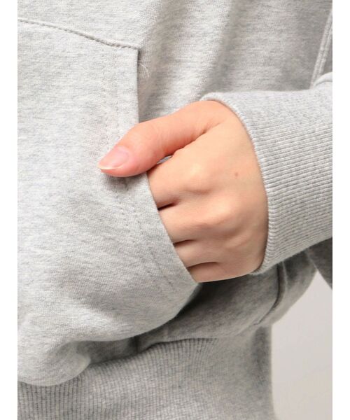 EMODA(エモダ)の「カットアウトリボンフーディ(パーカー・レディース・グレー/ブラック/ライトグレー・FREE)」の4枚目の写真