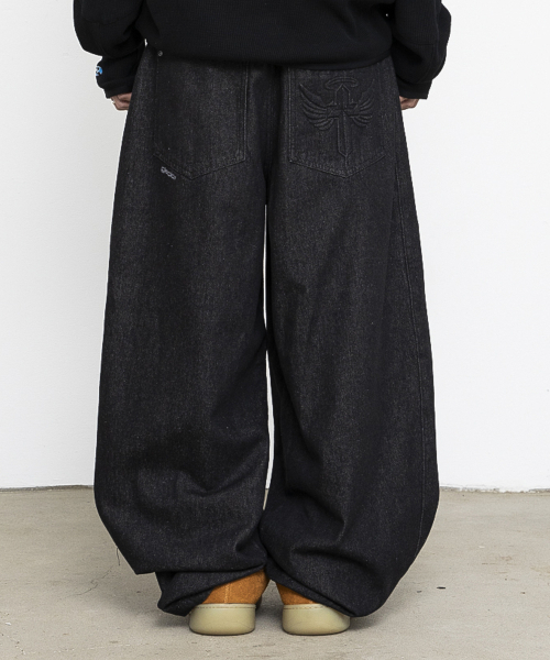GLACK(グラック)の「GP173 ドクタウン クロス バルーンデニムパンツ (ブラック)(デニムパンツ・レディース・その他・SMALL/MEDIUM/LARGE)」の1枚目の写真