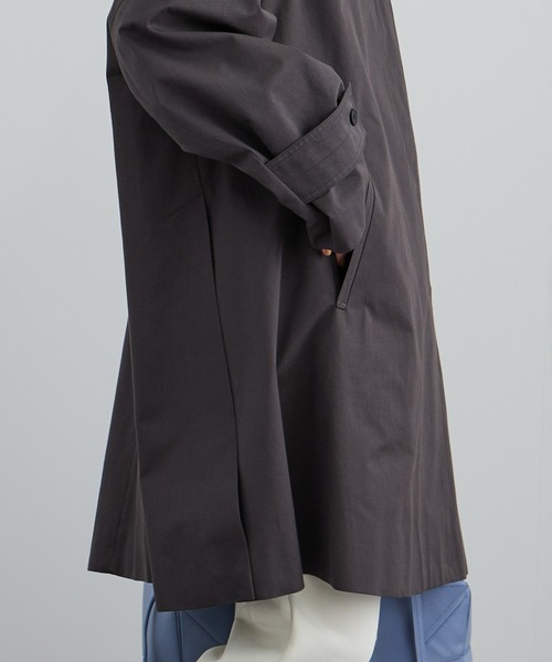 SALON adam et rope'（サロン アダム エ ロペ）の「tacca テントシルエットステンカラーコート（ステンカラーコート・レディース・ベージュ/チャコールグレー・FREE）」の12枚目の写真