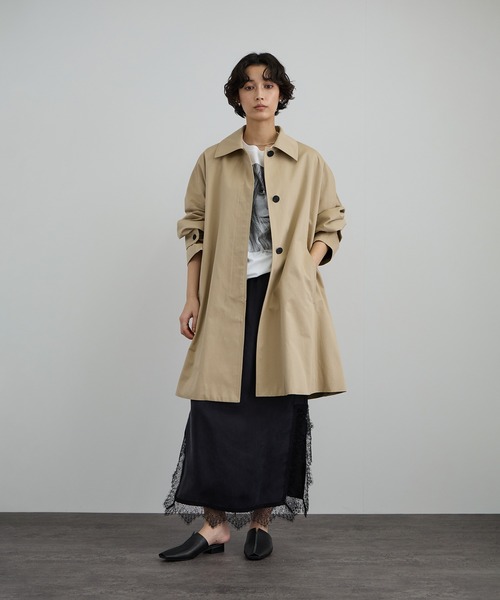 SALON adam et rope'（サロン アダム エ ロペ）の「tacca テントシルエットステンカラーコート（ステンカラーコート・レディース・ベージュ/チャコールグレー・FREE）」の13枚目の写真