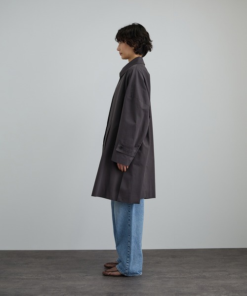 SALON adam et rope'（サロン アダム エ ロペ）の「tacca テントシルエットステンカラーコート（ステンカラーコート・レディース・ベージュ/チャコールグレー・FREE）」の18枚目の写真