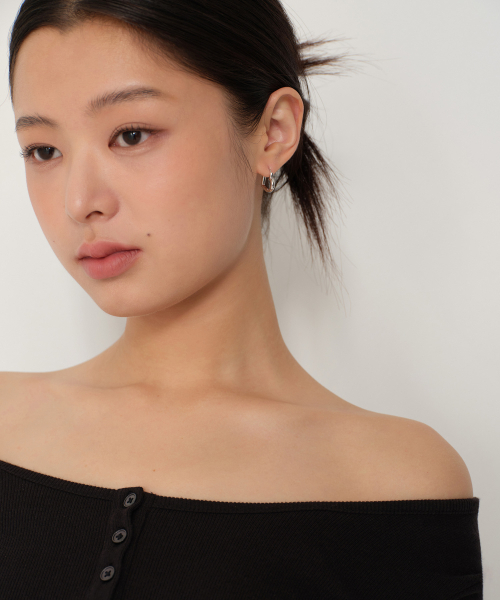 MUSINSA STANDARD WOMAN（ムシンサスタンダードウーマン）の「ウィメンズハートフープイヤリング[シルバー]（ピアス（両耳用）・レディース・その他・FREE）」の3枚目の写真