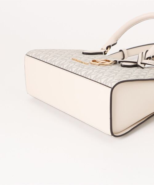 MICHAEL KORS(マイケルコース)の「ARDEN SM TZ MSGR クロスボディ(ショルダーバッグ・レディース・ベージュ系その他・FREE)」の3枚目の写真