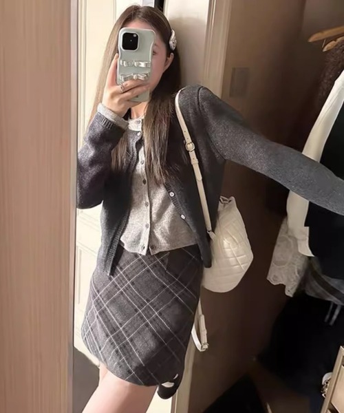 MAISON DE THERESE(メゾン ド テレーズ)の「フェイクレーヤード配色ニット カーディガン(カーディガン/ボレロ・レディース・グレー・FREE)」の4枚目の写真